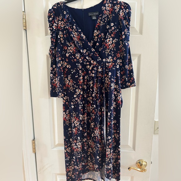 Jessica Howard Printed Flower Wrap Dress - Picture 2 of 2